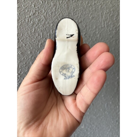 Victoria Carlsbad Austrian Porcelain 2 - "Shoes of Glass" Collection - Picture 8 of 14